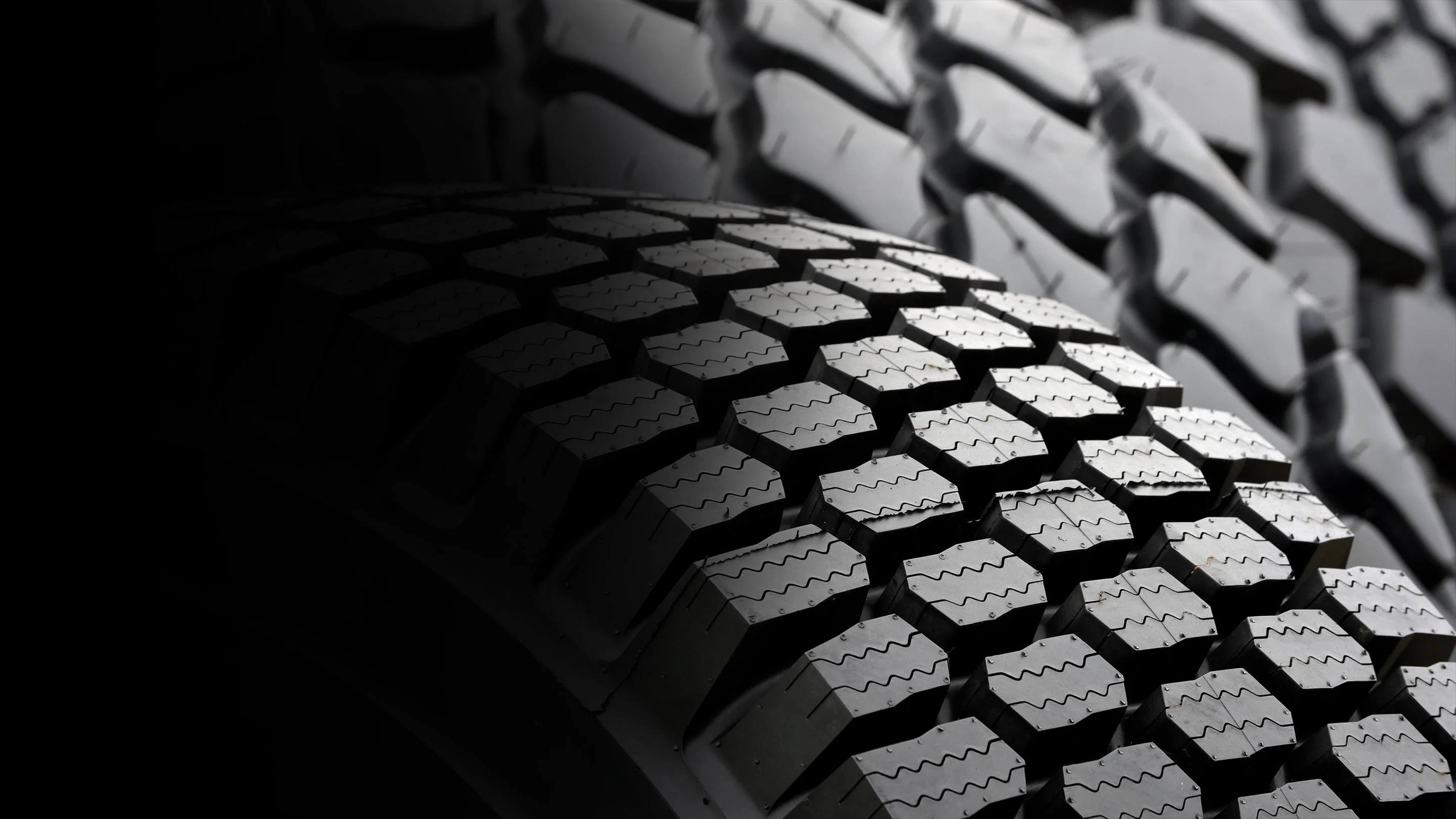 ISZS2955 DA Tyres Hero Desktop 1440x810 2X