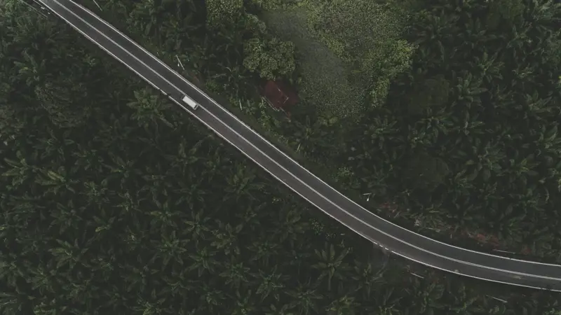 aerial-asphalt-car-1003868-min.jpg