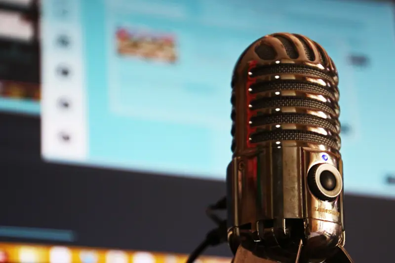 air-broadcast-audio-blur-1054715-min.jpg