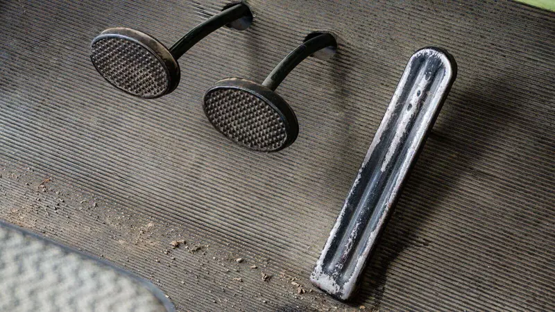 two-pedal-1.jpg