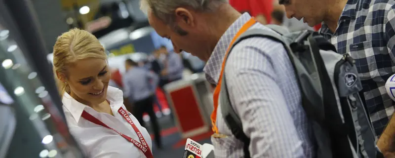 BrisbaneTruckShow_Isuzu-stand_3_cropped.jpg