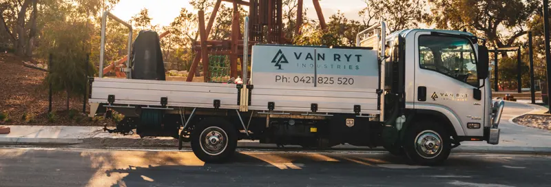 Isuzu_Van-Ryt_5-banner-2000x680-e0de0d17-8cb9-473f-be24-98e4de9d23f3.jpg